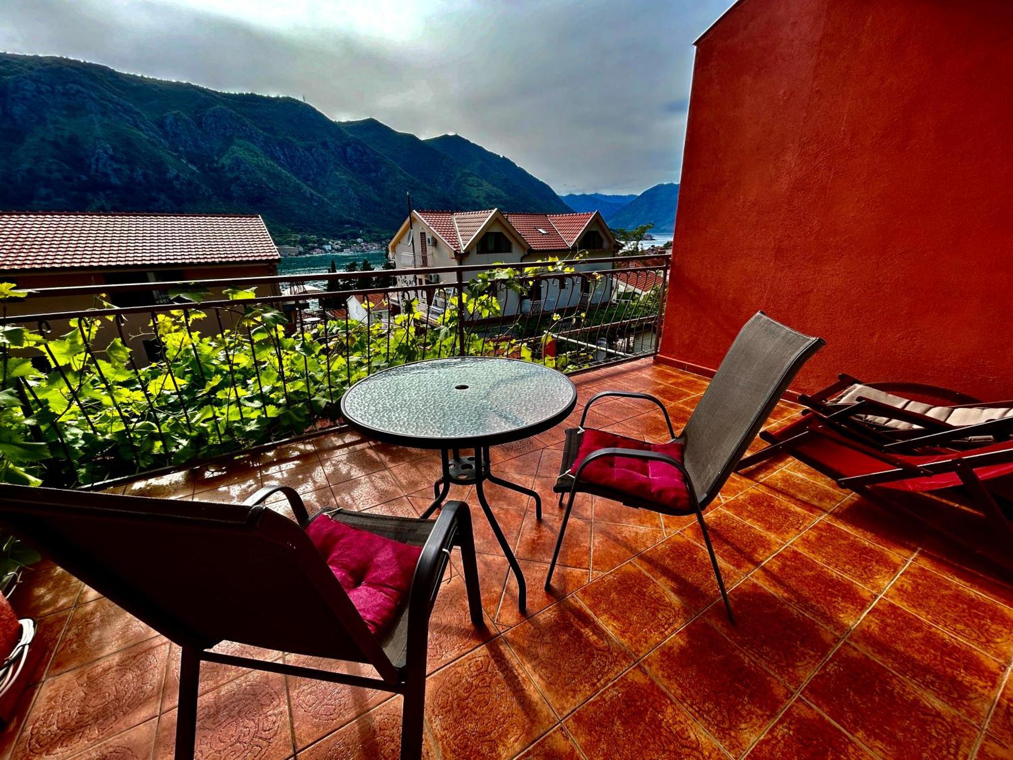 Apartments Lazarevic Kotor Exterior foto